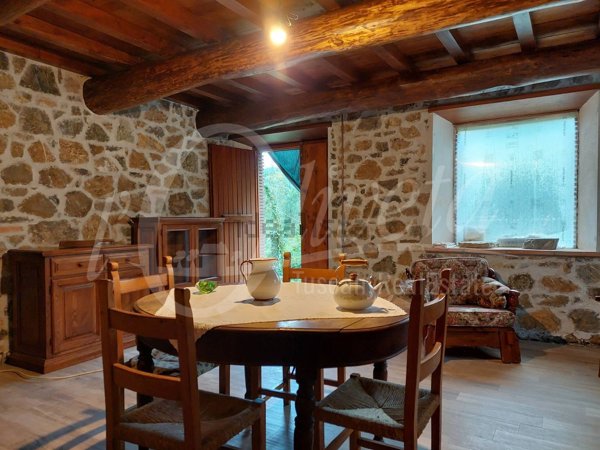 casa indipendente in vendita a Bagni di Lucca in zona San Cassiano di Controni