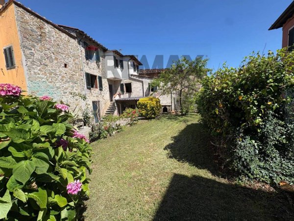 casa indipendente in vendita a Bagni di Lucca in zona Benabbio