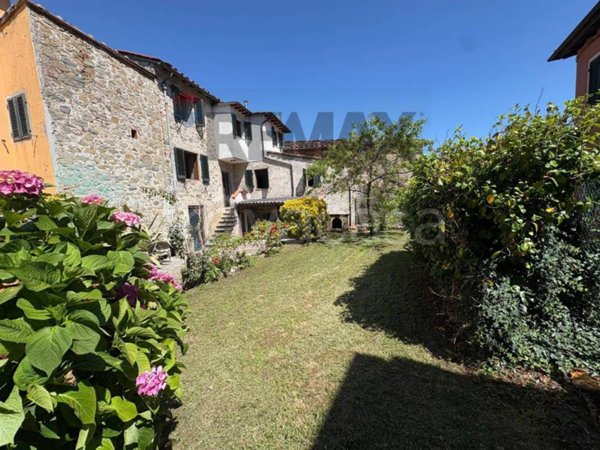 casa indipendente in vendita a Bagni di Lucca in zona Benabbio