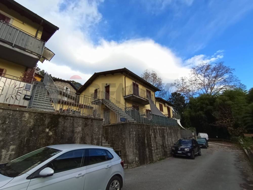 appartamento in vendita a Bagni di Lucca in zona Bagni Caldi