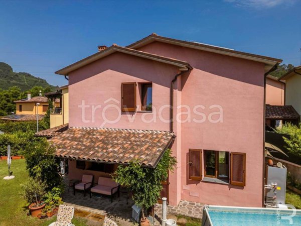 casa indipendente in vendita a Bagni di Lucca