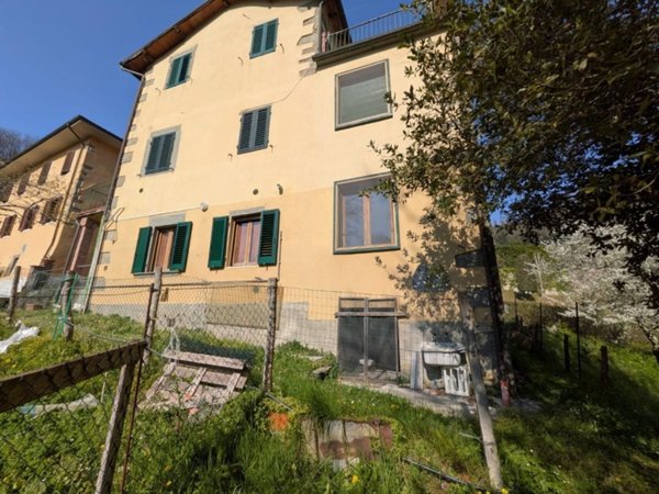 casa indipendente in vendita a Bagni di Lucca in zona Bagni Caldi