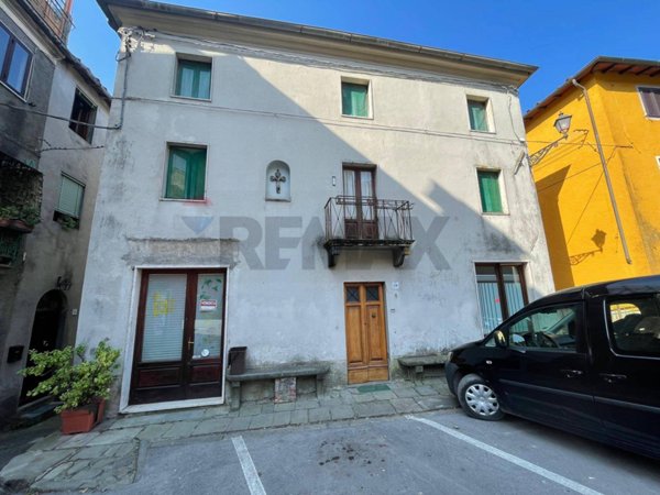 casa indipendente in vendita a Bagni di Lucca in zona Benabbio