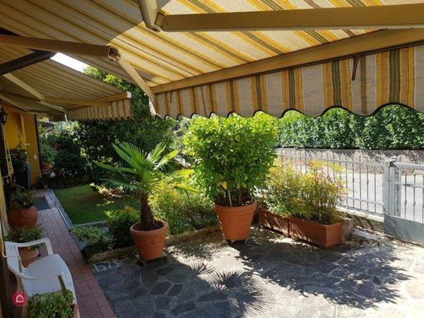 casa indipendente in vendita a Bagni di Lucca in zona Bagni Caldi
