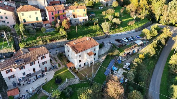 casa indipendente in vendita a Bagni di Lucca in zona San Cassiano di Controni