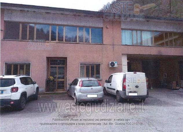 negozio in vendita a Bagni di Lucca in zona Lugliano