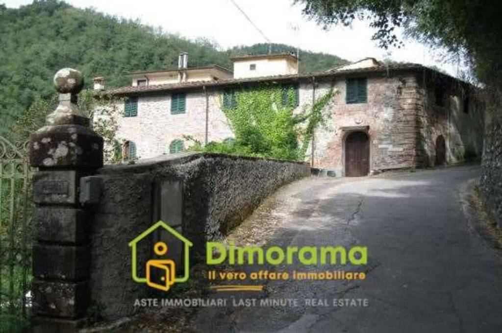 casa indipendente in vendita a Bagni di Lucca in zona Bagni Caldi