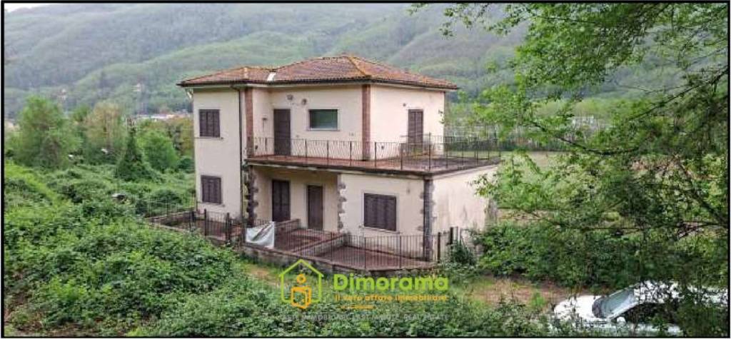 appartamento in vendita a Bagni di Lucca in zona Fornoli