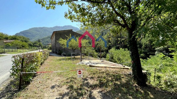 casa indipendente in vendita a Bagni di Lucca
