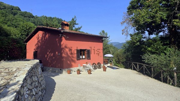 casa indipendente in vendita a Bagni di Lucca in zona Ponte a Serraglio