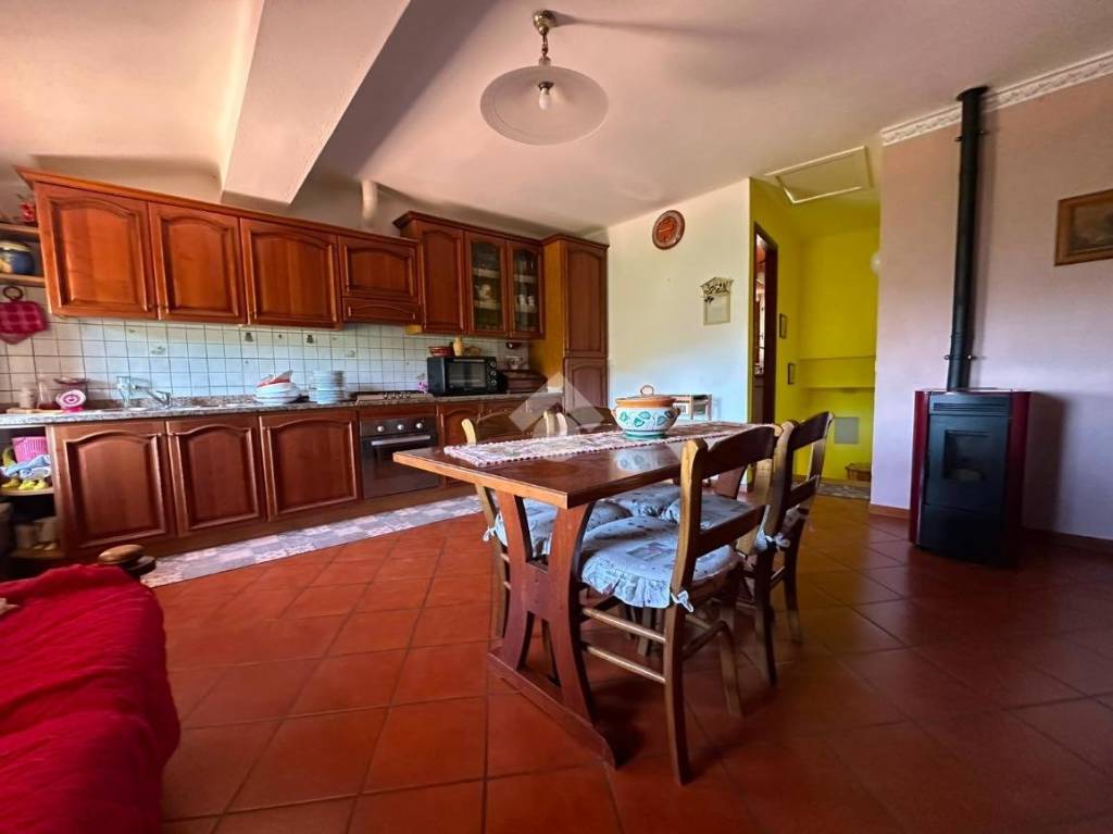 appartamento in vendita a Bagni di Lucca in zona Benabbio