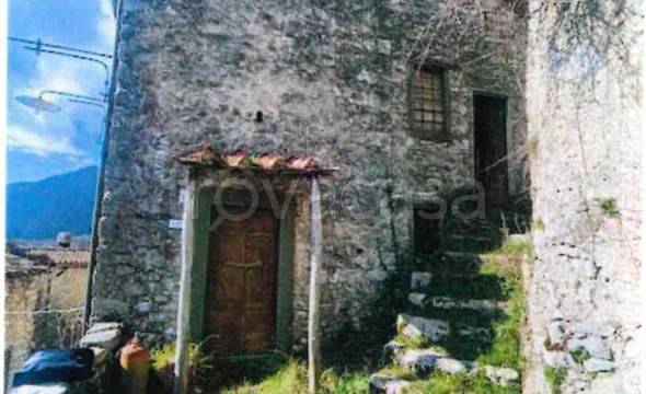 appartamento in vendita a Bagni di Lucca in zona Lucchio