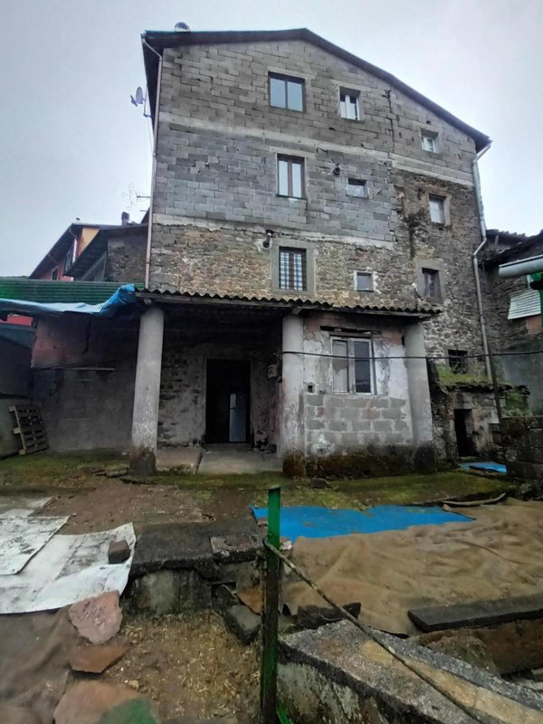 casa indipendente in vendita a Bagni di Lucca