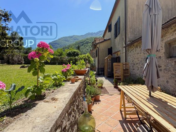 casa indipendente in vendita a Bagni di Lucca