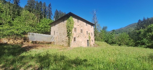 appartamento in vendita a Bagni di Lucca in zona Crasciana
