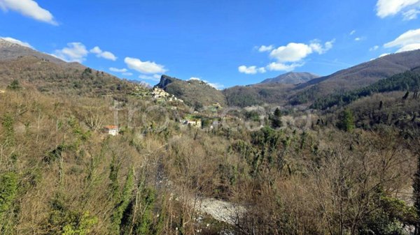 casa indipendente in vendita a Bagni di Lucca in zona Bagni Caldi