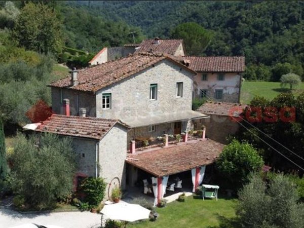casa indipendente in vendita a Bagni di Lucca