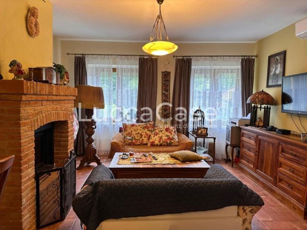casa indipendente in vendita a Bagni di Lucca in zona Fornoli
