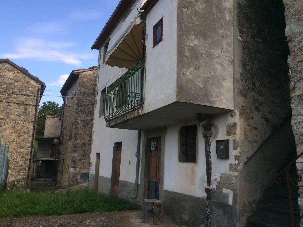 casa indipendente in vendita a Bagni di Lucca in zona San Cassiano di Controni