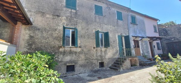 appartamento in vendita a Bagni di Lucca in zona Lugliano