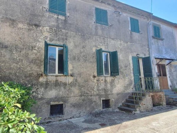 appartamento in vendita a Bagni di Lucca in zona Lugliano