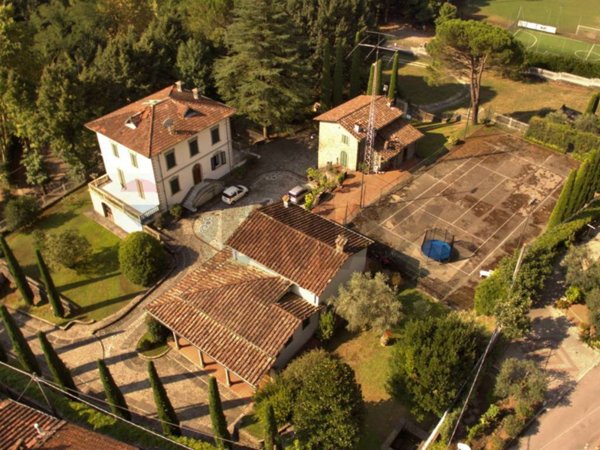 casa indipendente in vendita a Bagni di Lucca