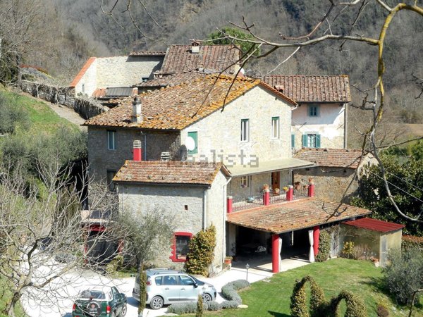 casa indipendente in vendita a Bagni di Lucca in zona Bagni Caldi