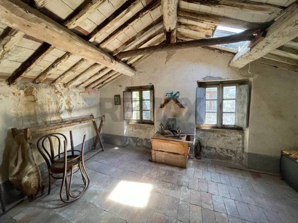 casa indipendente in vendita a Bagni di Lucca in zona San Cassiano di Controni