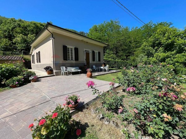 casa indipendente in vendita a Bagni di Lucca in zona La Villa