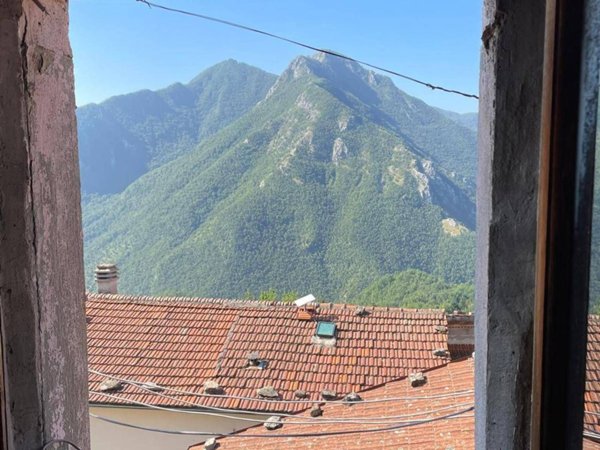casa indipendente in vendita a Bagni di Lucca in zona Vico Pancellorum