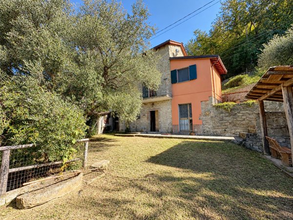 casa indipendente in vendita a Bagni di Lucca in zona Lugliano