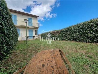 casa indipendente in vendita a Bagni di Lucca in zona La Villa