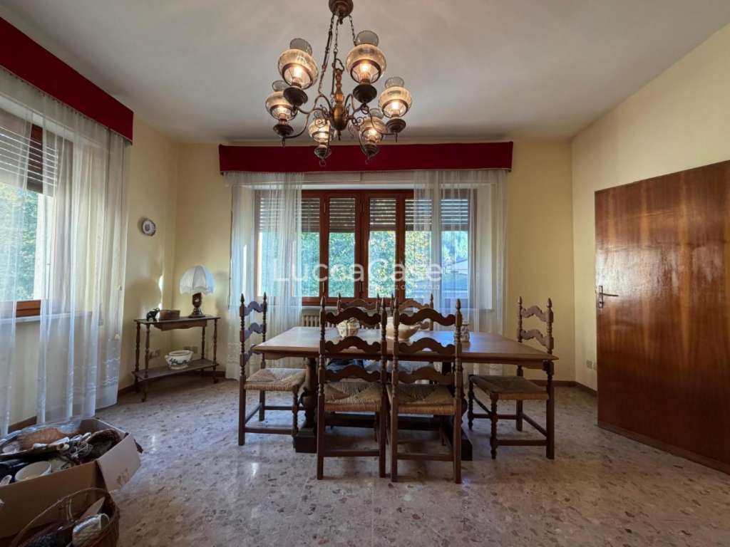 casa indipendente in vendita a Bagni di Lucca in zona Bagni Caldi