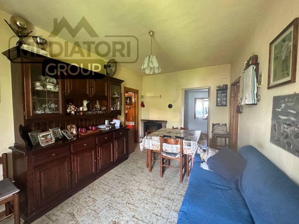 appartamento in vendita a Barga in zona Filecchio