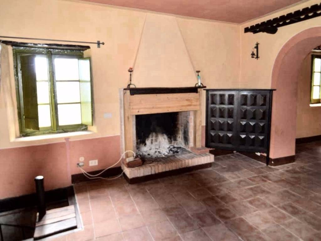 casa indipendente in vendita a Barga