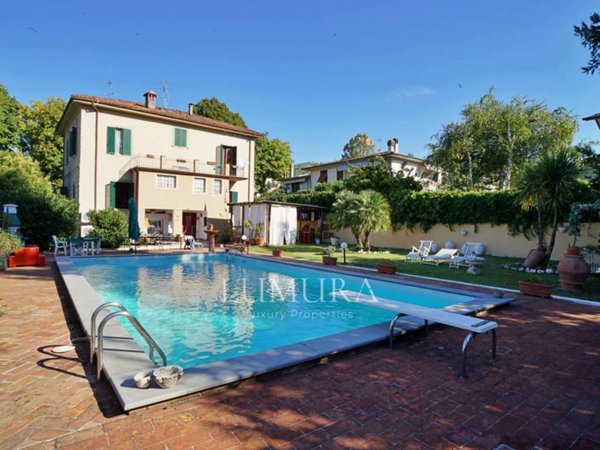 casa indipendente in vendita a Barga