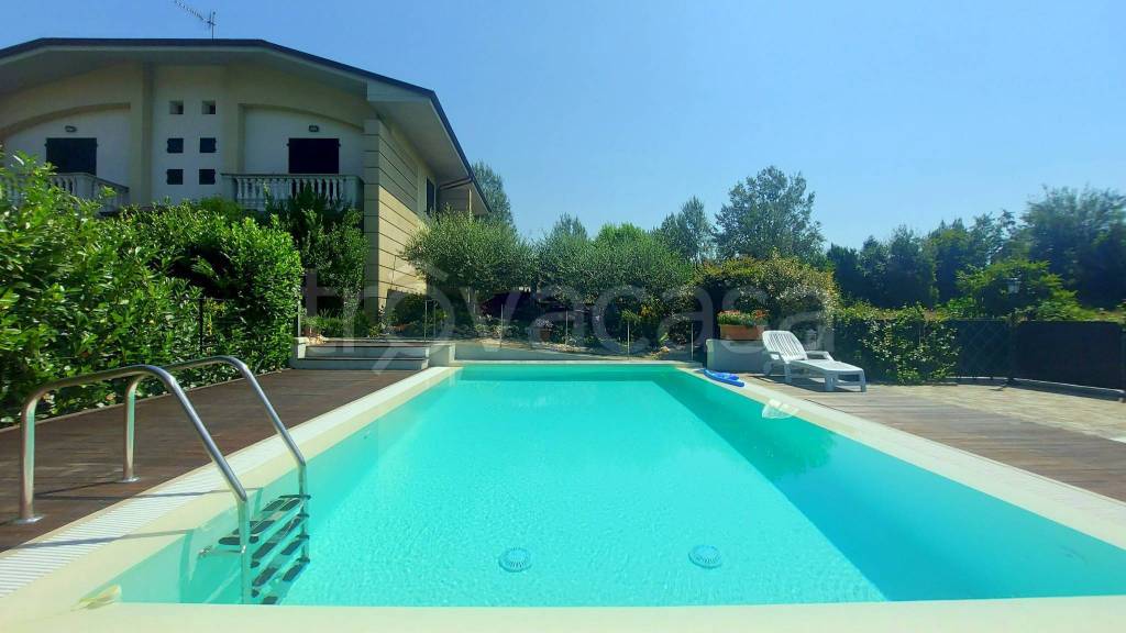 casa indipendente in vendita a Barga