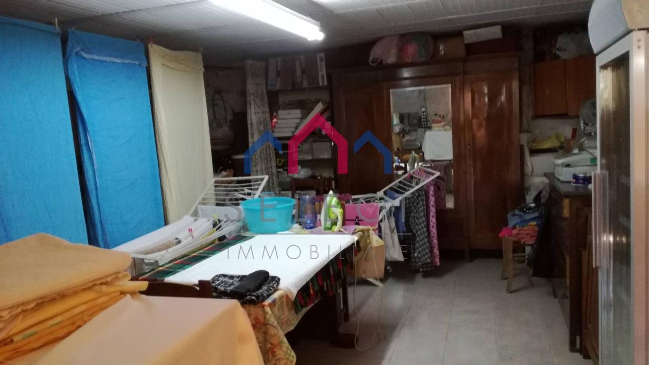 casa indipendente in vendita a Barga in zona San Pietro in Campo