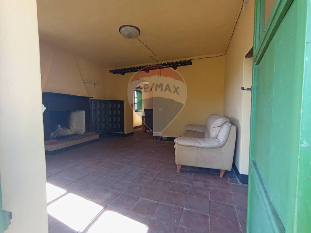 casa indipendente in vendita a Barga in zona Albiano