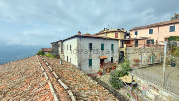 casa indipendente in vendita a Barga