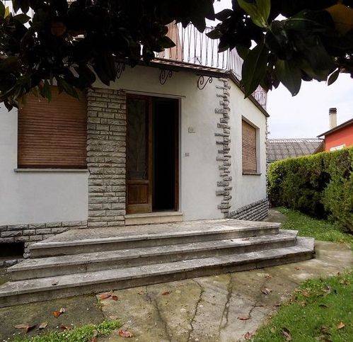 casa indipendente in vendita a Barga