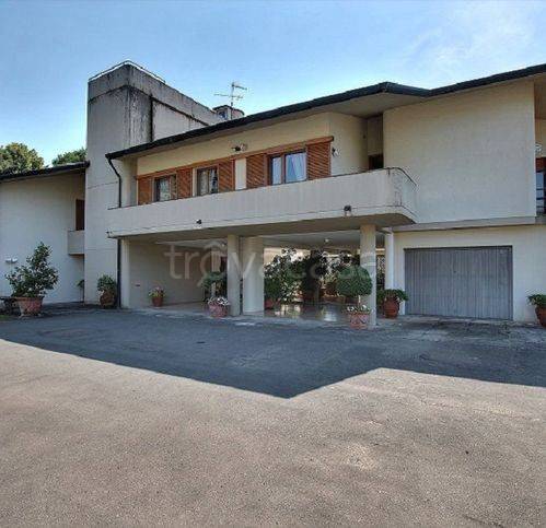 casa indipendente in vendita a Barga