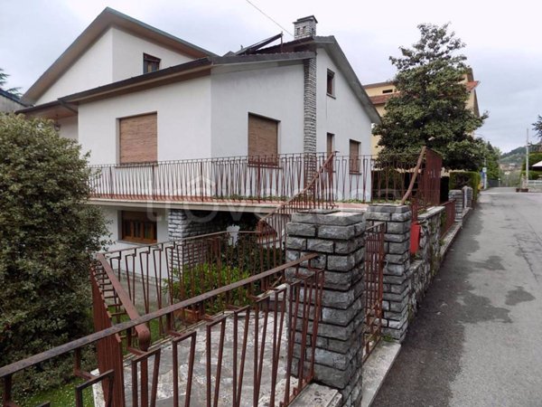 casa indipendente in vendita a Barga