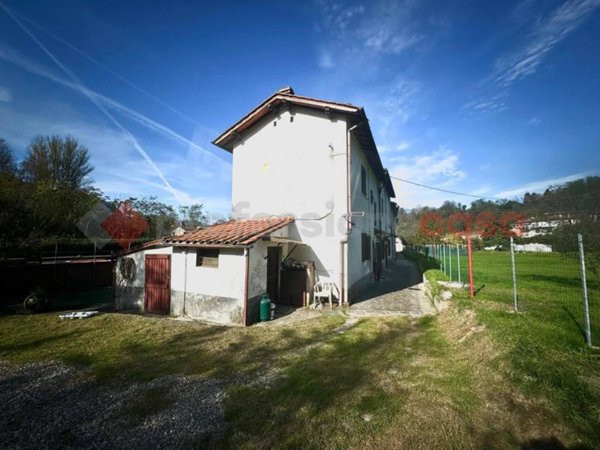 casa indipendente in vendita a Barga in zona Ponte all'Ania