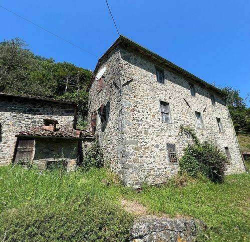 casa indipendente in vendita a Barga