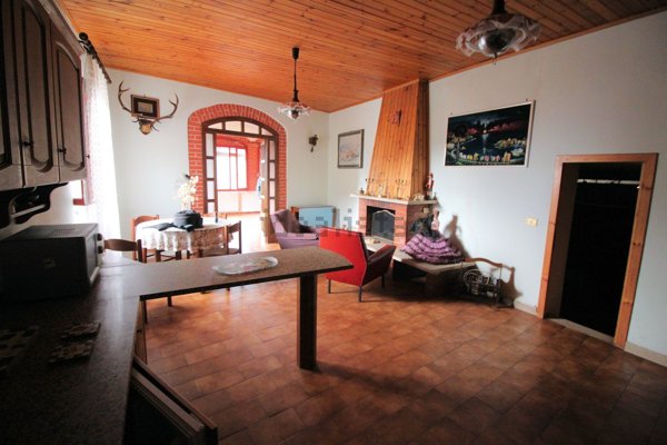 appartamento in vendita a Barga in zona Tiglio.