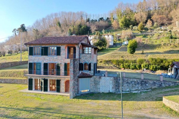 casa indipendente in vendita a Barga