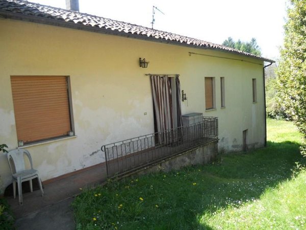 casa semindipendente in vendita a Barga in zona Castelvecchio Pascoli