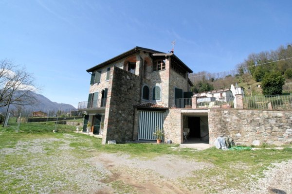 casa indipendente in vendita a Barga