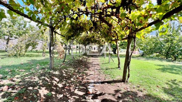 mansarda in vendita a Barga in zona Albiano